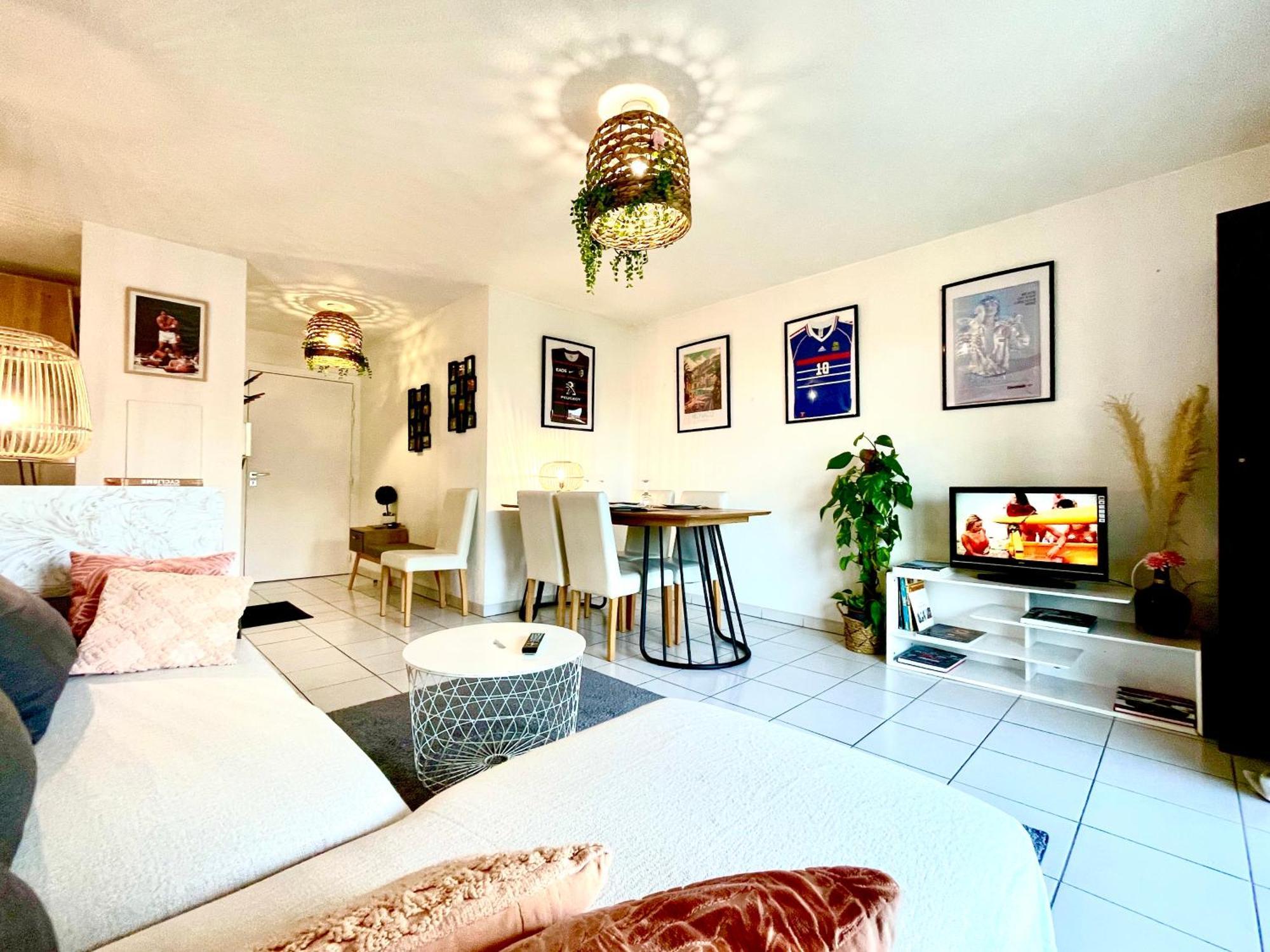 Bel Appartement T3 De 60M2 Avec Parking, Terrasse, Proche Du Metro Et Du Periph ตูลูส ภายนอก รูปภาพ