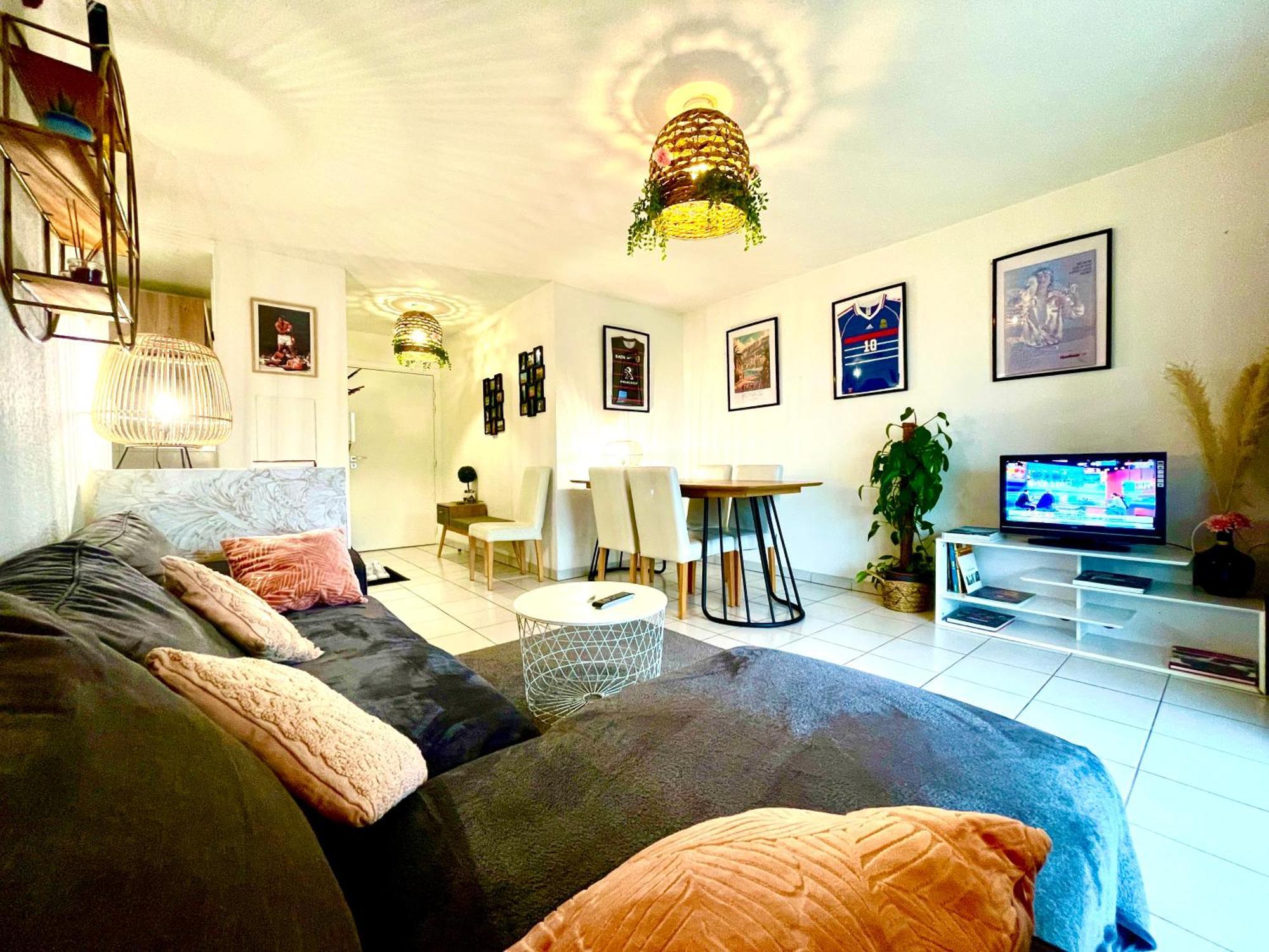 Bel Appartement T3 De 60M2 Avec Parking, Terrasse, Proche Du Metro Et Du Periph ตูลูส ภายนอก รูปภาพ